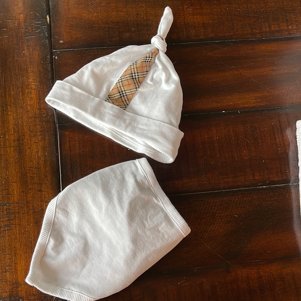Burberry Baby Hat & Bib